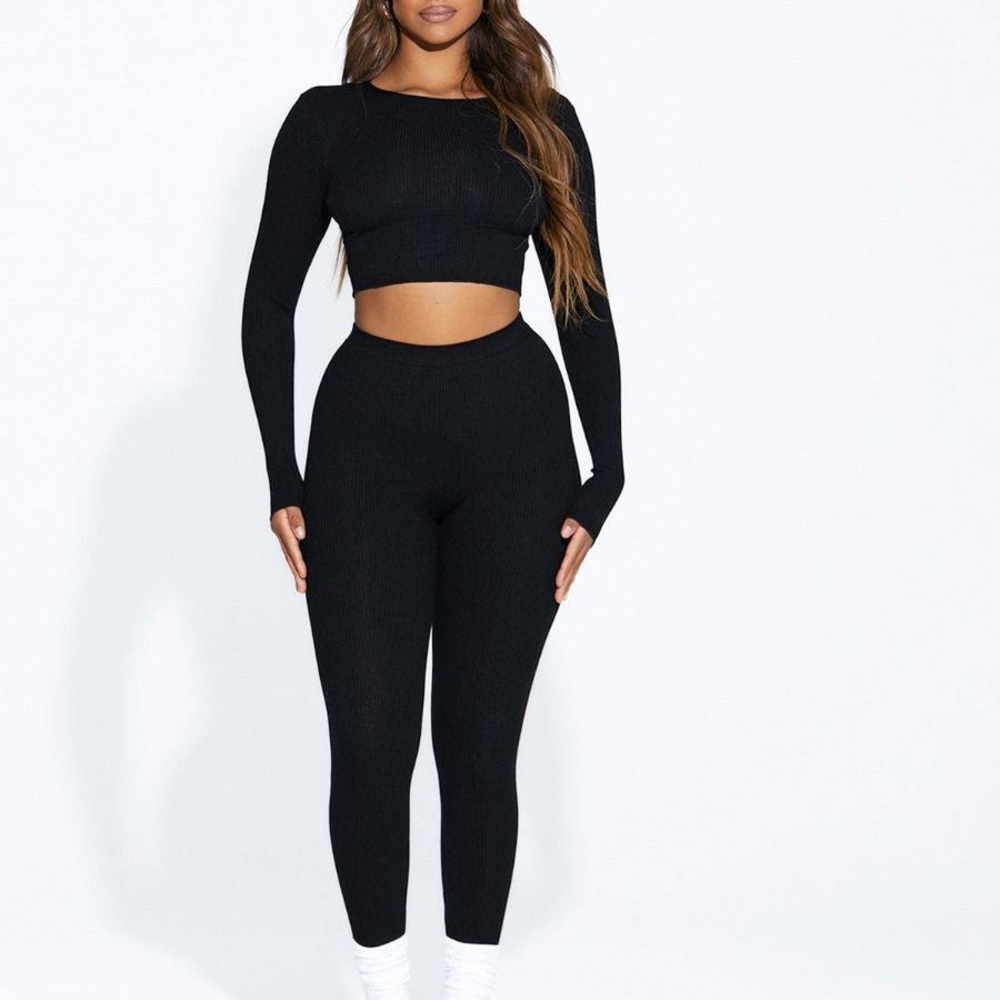 Naked wardrobe snatched oh so tight legging medium
